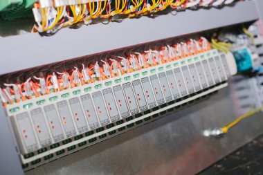 Otomatik kontrol sistemleri, güç kaynakları, denetleyicisi. Yüksek hassasiyetli ekipman kullanmak güç sanayî için.