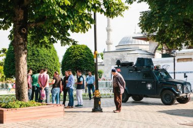 Istanbul, 15 Haziran 2017: Istanbul'da Sultanahmet Meydanı'nda askeri araç. Çakışma durumu kolluk müdahalesi gerektirir.