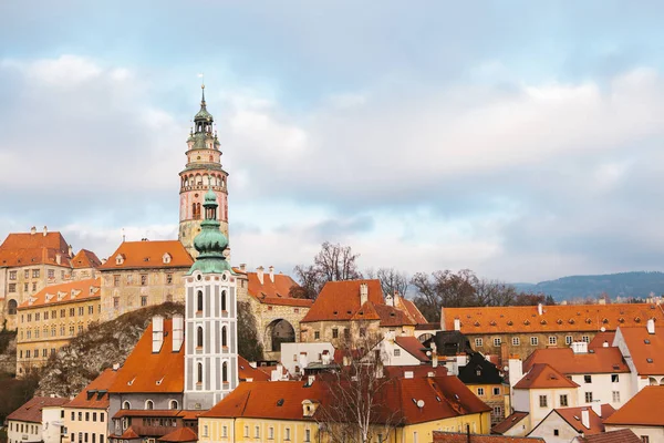 Une vue fabuleusement belle sur la ville de Cesky Krumlov en République tchèque. Lieu préféré des touristes du monde entier. Une des plus belles petites villes insolites du monde . — Photo