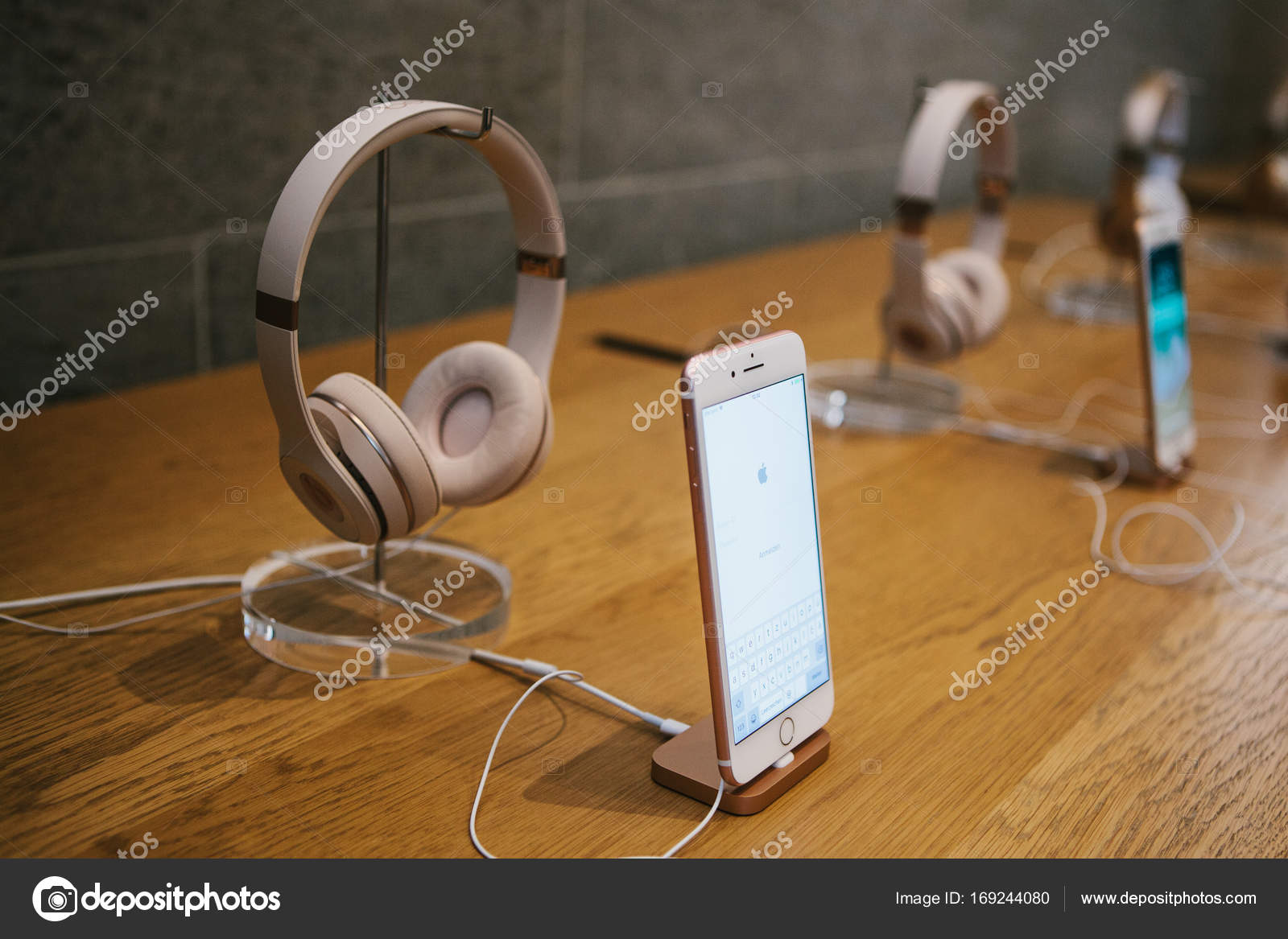 beats headphones iphone 8