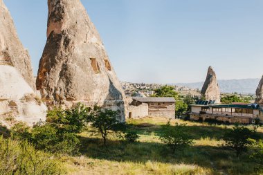 Hills Kapadokya'nın güzel manzarasına. Bir Türkiye manzaraları. Turizm, seyahat, doğa.