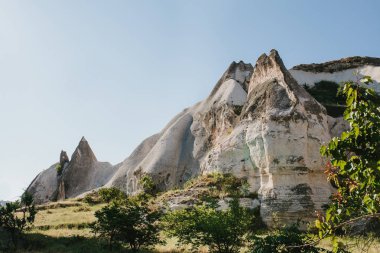 Hills Kapadokya'nın güzel manzarasına. Bir Türkiye manzaraları. Turizm, seyahat, doğa.