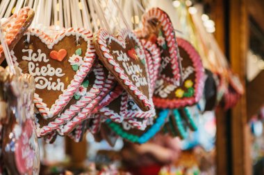 Almanya içinde belgili tanımlık Noel çarşı içinde geleneksel tatlılar. Avrupa'nın Noel Kutlamaları.