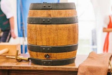 Geleneksel Alman Bira Festivali Oktoberfest kutlamaları. Bira varil onun kırılma geleneksel tatil başlangıç olarak önce bir tatil semboldür.