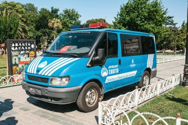 Istanbul, 11 Temmuz 2017: Şehir sokakta bir polis arabası. Kamu düzeni, güç temsilcileri, suç nüfusun korunması korunması. Yetkililer.