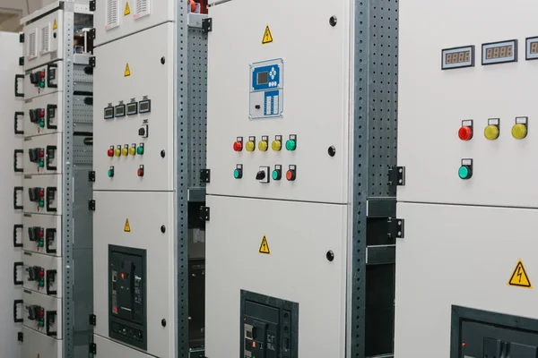 Alçak voltajlı dolapları imalatı. Elektrik enerjisi sektöründe modern akıllı teknolojiler. Elektrik enerjisi sektöründe kullanımı.