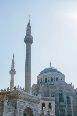 Cami Şehzade Camii. Bir ünlü Müslüman Camii Istanbul'ın Avrupa kısmı Fatih İlçesi'nde. Dua için bir yer. Mimari.