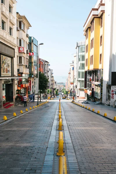 Isztambul, 2017. június 11.: Pespective nézet, az úton a folyosón nincs forgalom, Aksaray, Mária utca. — Stock Fotó