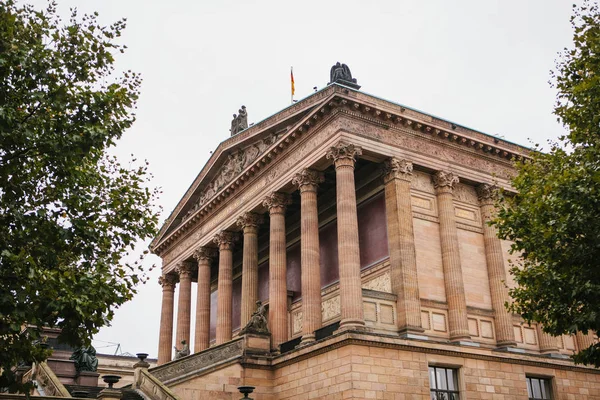 Bellissimo vecchio edificio della galleria nazionale di Berlino . — Foto Stock