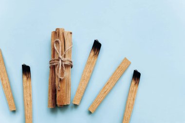 Palo Santo yapışır