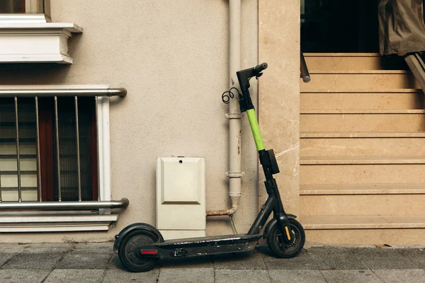 Electric scooter parked — Stock Photo, Image