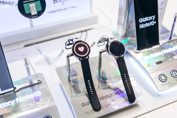 Turkey, Istanbul, December 20, 2019: Sale of new modern Samsung Galaxy Watches electronic watches — 스톡 사진