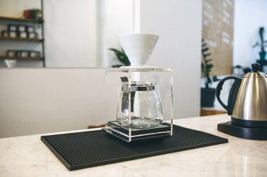 Kahve demlemek için özel bir araç