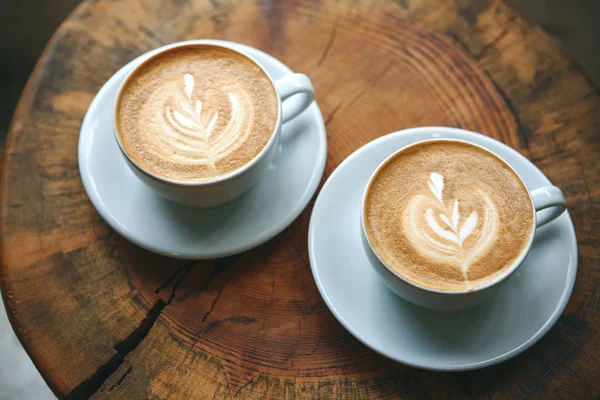 Tazas de café aromático capuchino — Foto de Stock