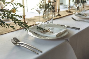 Festivalsel bir olay için tablo ayarı.