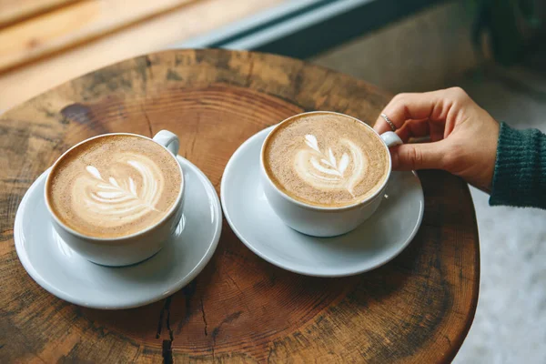 芳香族コーヒーカプチーノのカップ — ストック写真