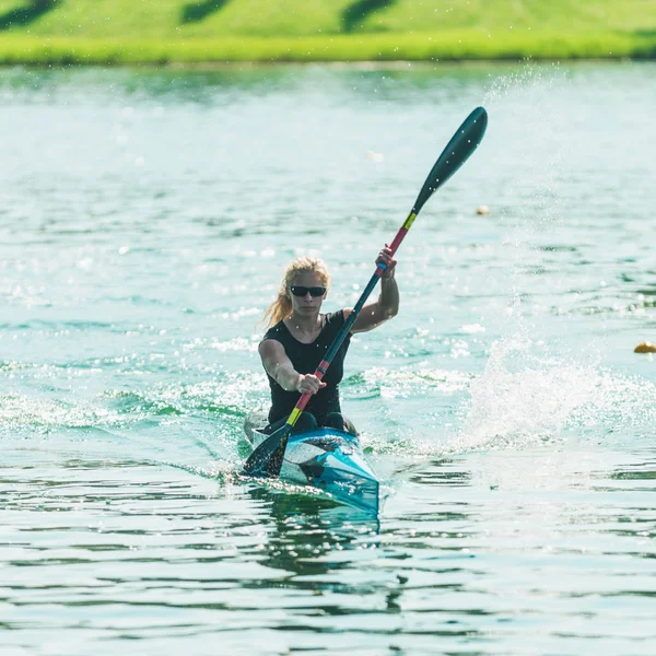  kadın kanocu gölde eğitim