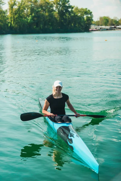  kadın kanocu gölde eğitim