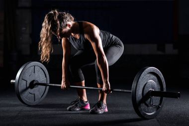 Kadın halter spor eğitim üzerinde