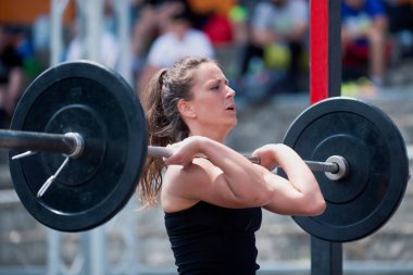 Ağırlık mı bir çapraz eğitim Yarışması'nda kadın