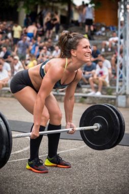 Ağırlık mı bir çapraz eğitim Yarışması'nda kadın