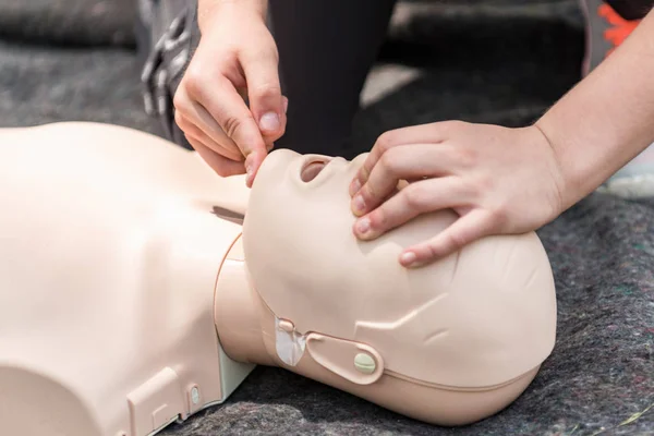 Entrenamiento Cpr Aire Libre Procedimiento Reanimación Muñeca Rcp — Foto de Stock