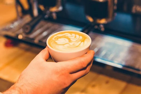 Taza Mano Con Café Máquina Café Expreso —  Fotos de Stock