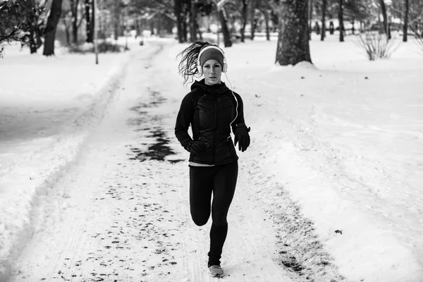 Female Athlete Jogging Park Winter Day Park — Stock Photo, Image