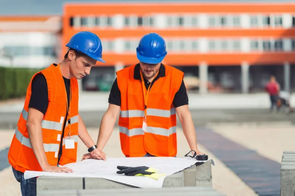 Construction Workers Meeting Construction Site — Stock Photo, Image