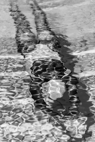 Жінка Плаває Тренуваннях Басейні — стокове фото