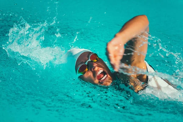 Female Swimmer Training Swimming Pool — Stock Photo, Image