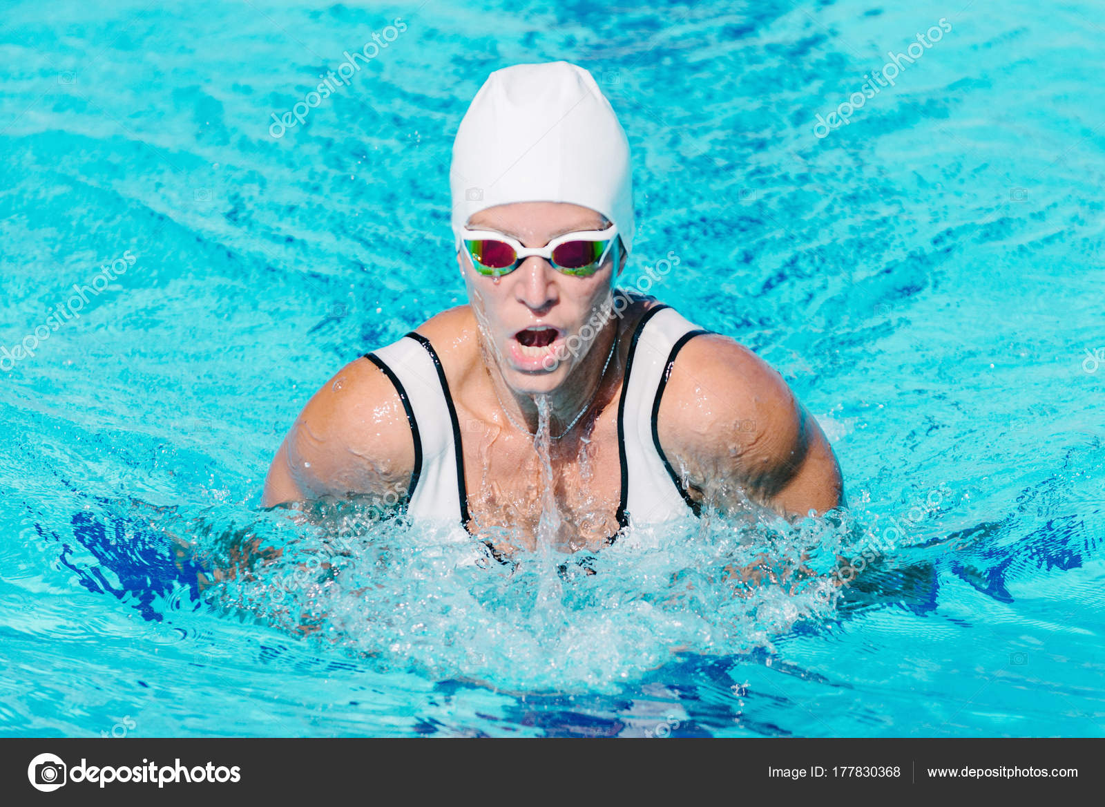 Zwemster Training Het Zwembad Schoolslag Zwemmen Stijl — Stockfoto