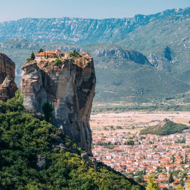Meteora manastırları, Yunanistan. Kutsal teslis Manastırı