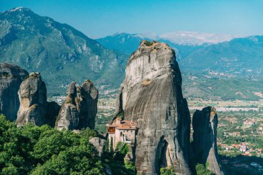 Meteora manastırları, Yunanistan. Rousanou ya da St. Barbara Kalambaka Vadisi içinde belgili tanımlık geçmiş ile Manastırı