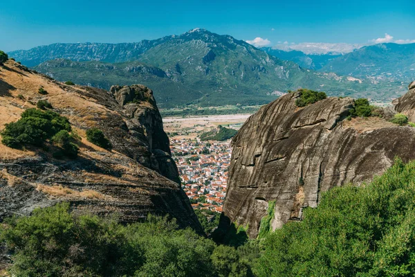 Meteora Klipporna Med Kalambaka Dalen Grekland — Stockfoto