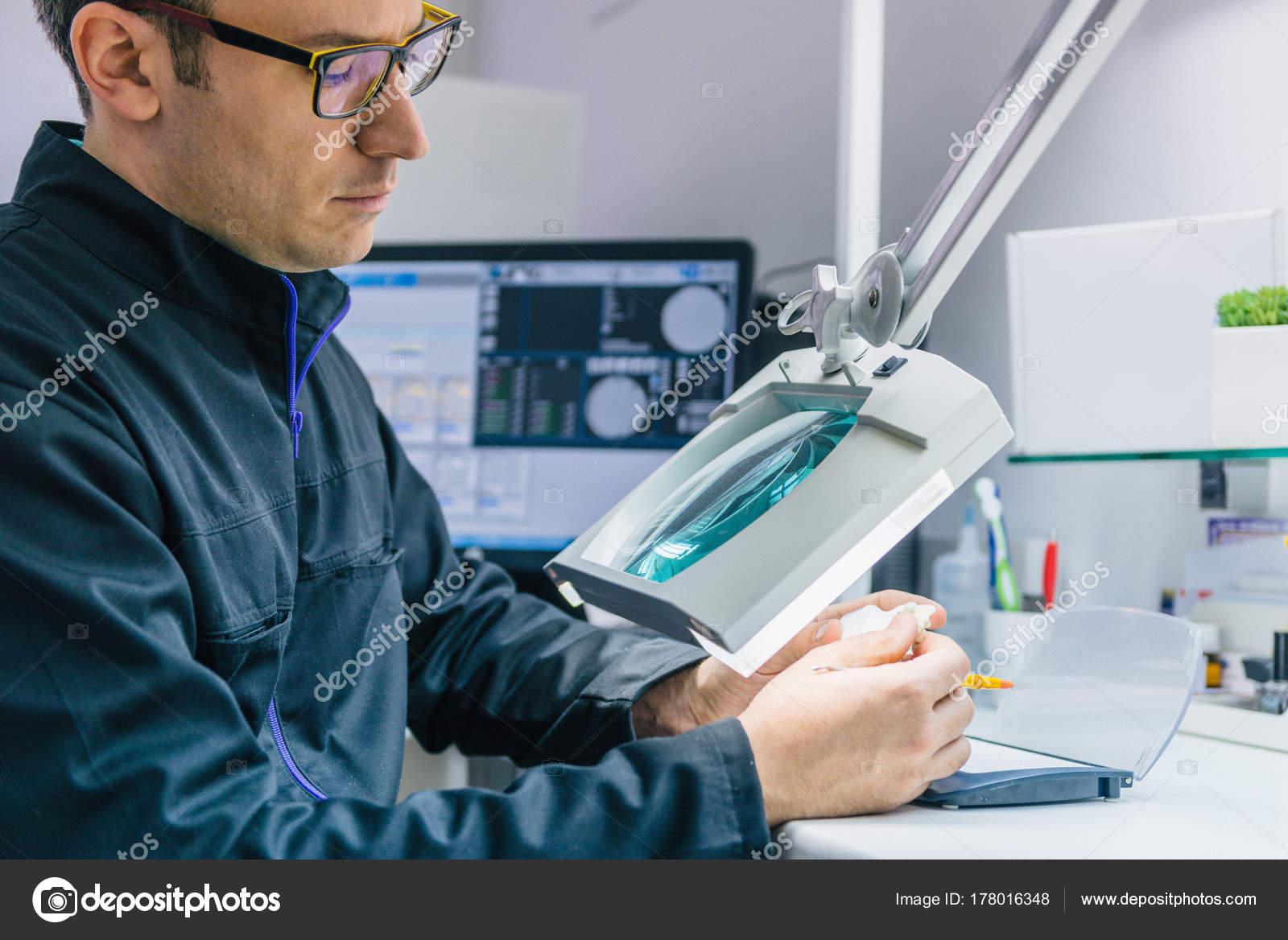 Dental Technician Dentist Working Tooth Dentures His Laboratory — Stock