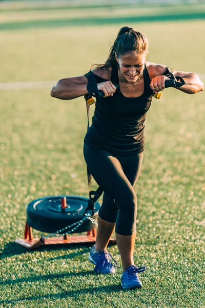 Crossfit Rekabet Kadın Atlet — Stok fotoğraf