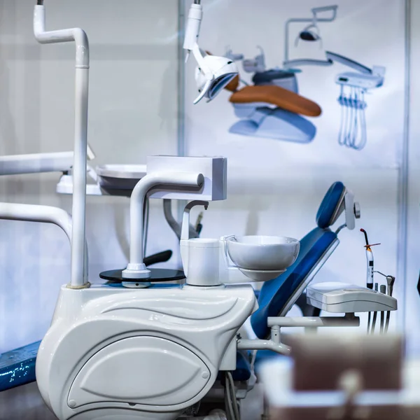 Close Cadeira Odontologia Com Instrumentos — Fotografia de Stock