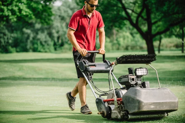 Equipo Mantenimiento Del Campo Golf Cortacéspedes Verdes — Foto de Stock