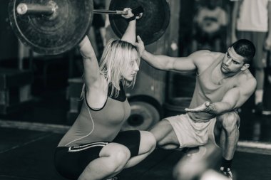 Kadın ve erkek halter eğitim