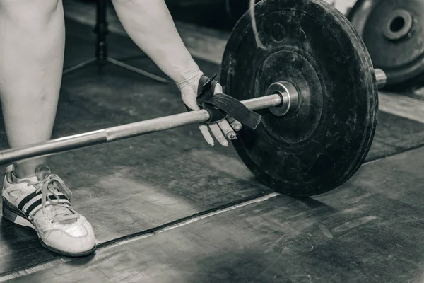 Female Athlete Weightlifting Training — Stock Photo, Image