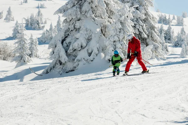 Ski Instructor Little Boy Mountain — Stock Photo, Image