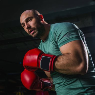 Adam boks eğitim içinde belgili tanımlık çalmak