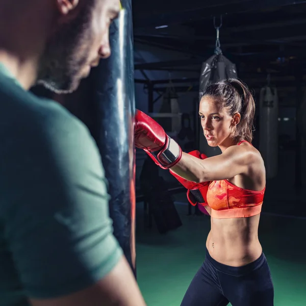 Female Boxing Her Male Instructor — Stock Photo, Image