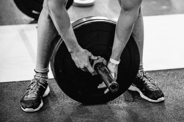 atlet değiştirilmesi ağırlıkları crossfit rekabet