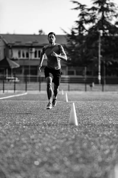 Hombre Corriendo Competición Cruzada —  Fotos de Stock