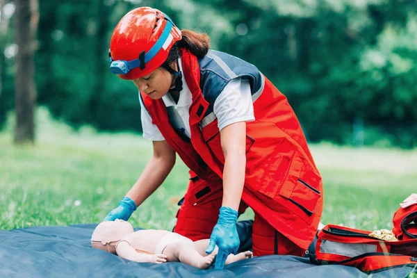 Cpr Training Woman Baby Dummy Outdoors — Stock Photo, Image