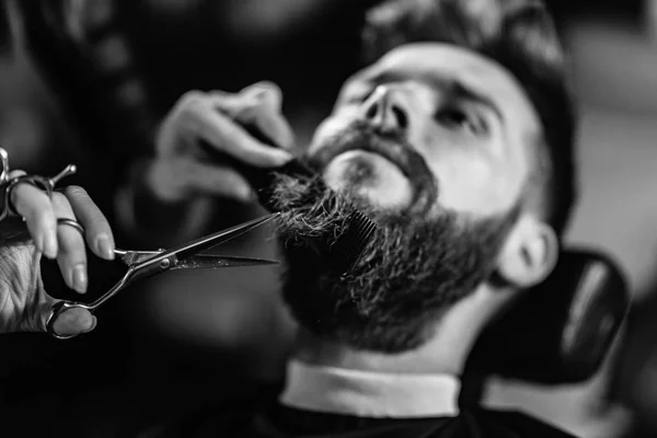 Mężczyzna Kobieta Fryzjer Stylizacja Zarostu Fryzjera — Zdjęcie stockowe