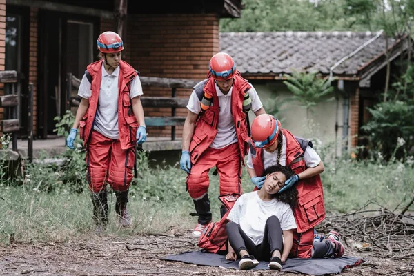 Рятувальників Місці Катастрофи Рятувальник — стокове фото