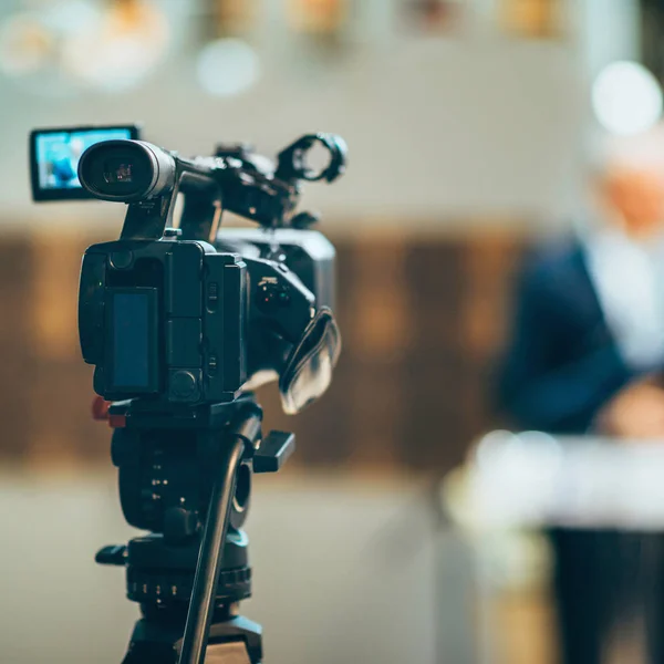 Televizní Kamera Tiskové Konferenci — Stock fotografie